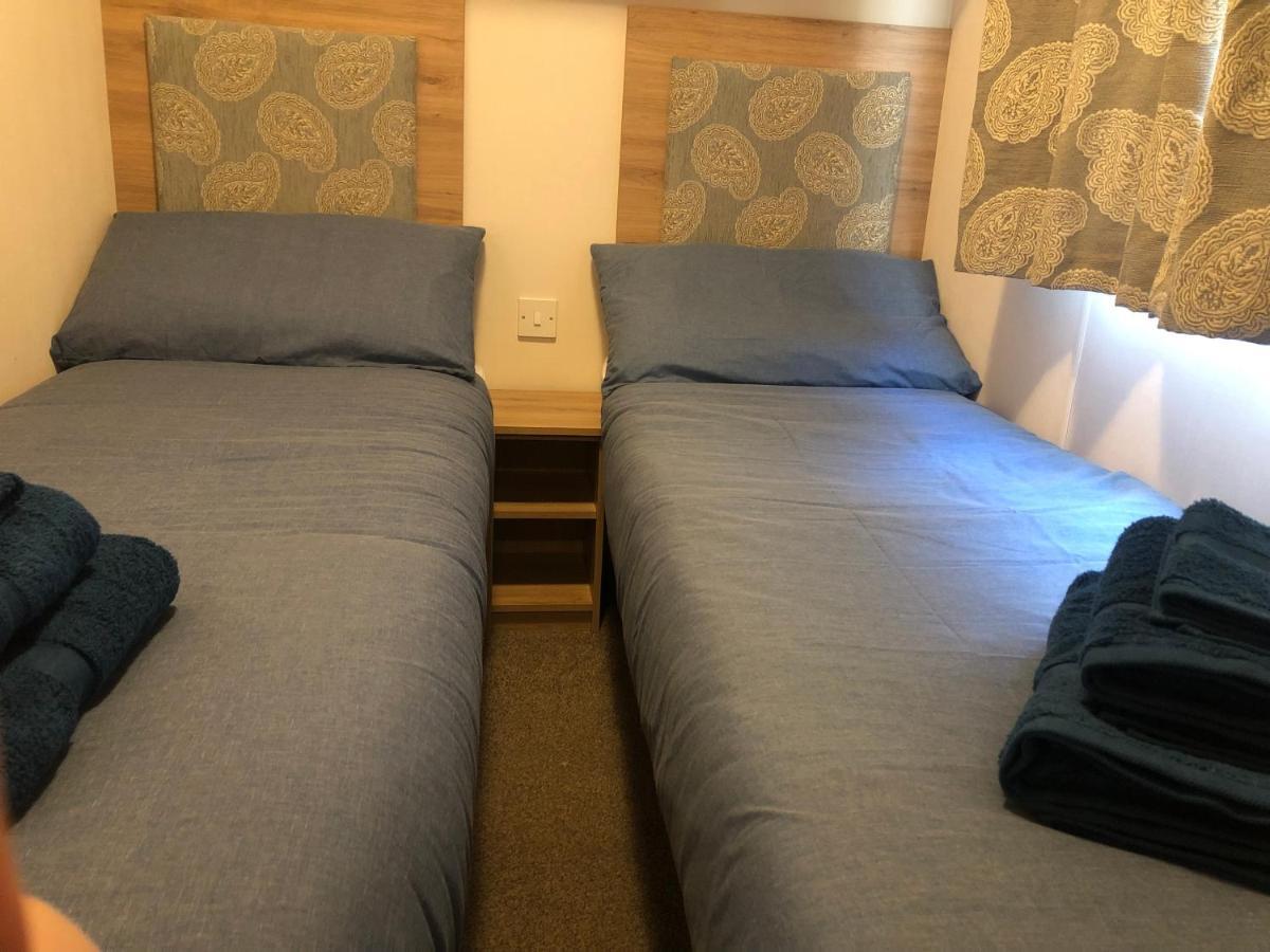 Classy Caravan With Ample Space Bembridge Luaran gambar