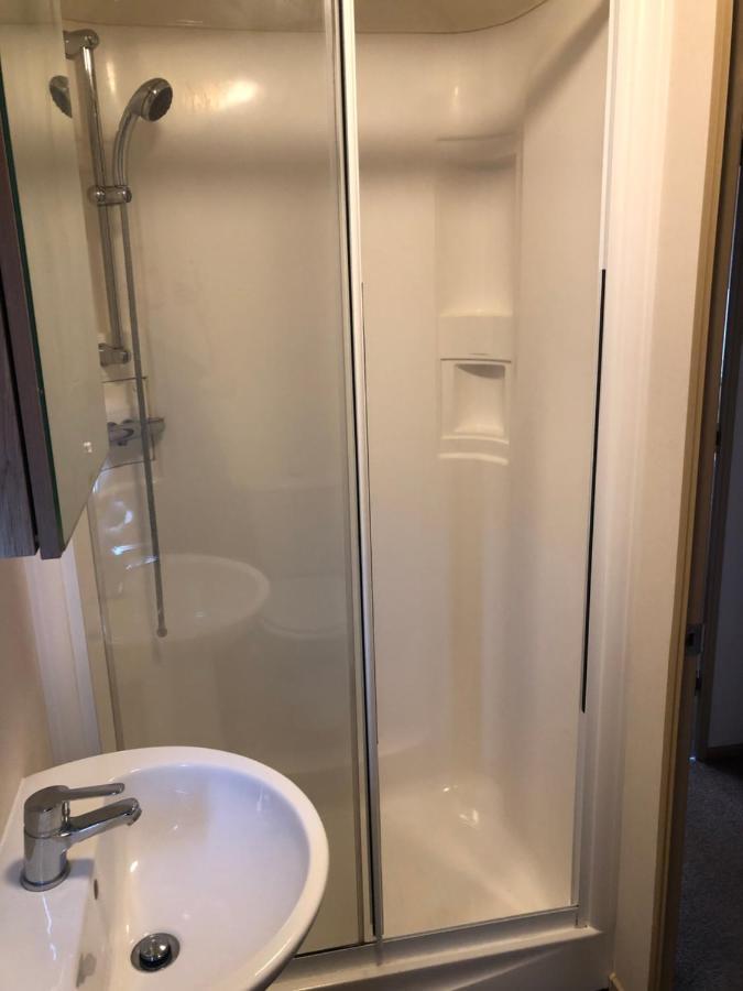 Classy Caravan With Ample Space Bembridge Luaran gambar