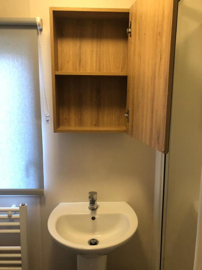 Classy Caravan With Ample Space Bembridge Luaran gambar