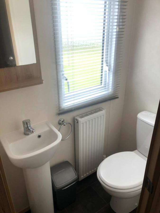 Classy Caravan With Ample Space Bembridge Luaran gambar